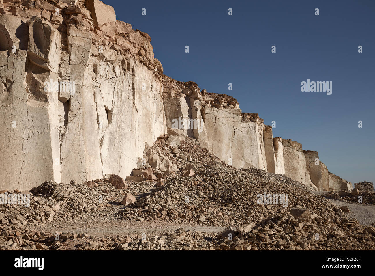 La célèbre sillar stone quarry, le Pérou. Une lumière colorée de la roche volcanique utilisée dans de nombreux grands bâtiments coloniaux dans Arequipa, menant Banque D'Images