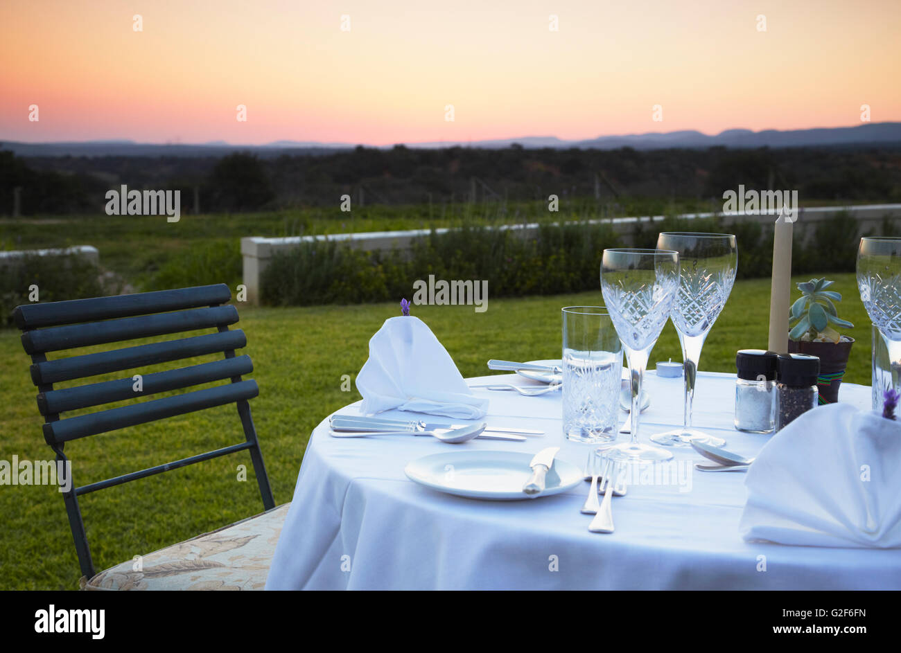 Table de dîner à River Bend Lodge, Addo Elephant Park, Eastern Cape, Afrique du Sud Banque D'Images