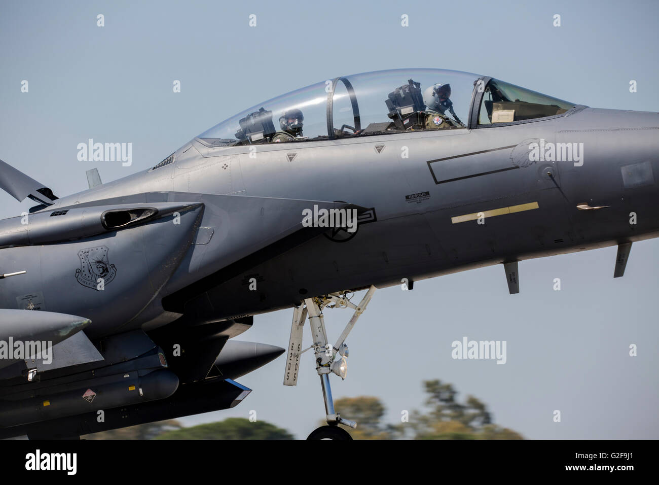 Close-up of a U.S. Air Force F-15E Strike Eagle décolle pendant l'exercice conjoint INIOHOS 2016 à Andravida, Grèce. Banque D'Images