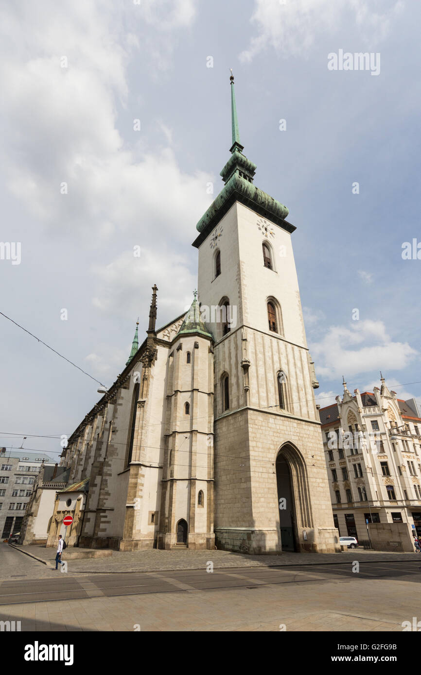 La tour de l'église de St Jacob (St James) dans la région de Brunn , République Tchèque. Banque D'Images
