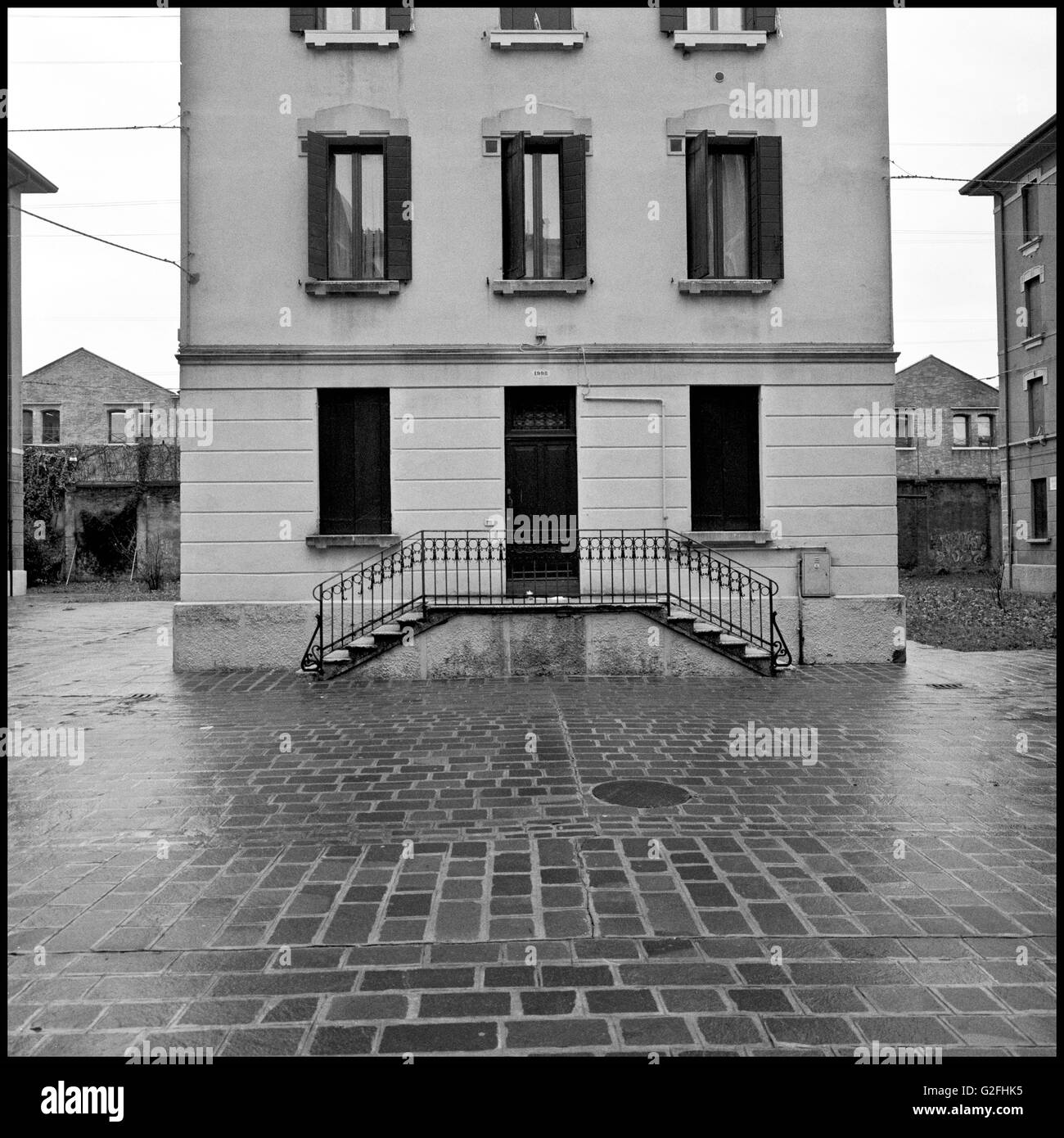 Immeuble en face de petite place, Venise, Italie Banque D'Images