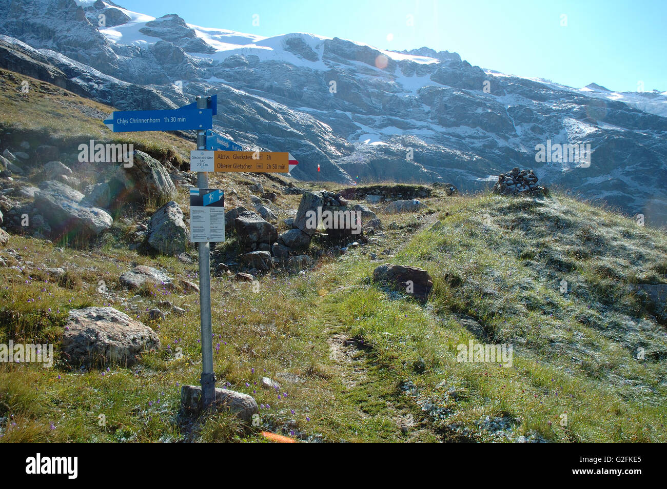 Grindelwald, Suisse - le 21 août 2014 : le sentier des signes en Glecksteinhutte à proximité auberge de montagne Alpes Grindelwald dans Switzerlan Banque D'Images