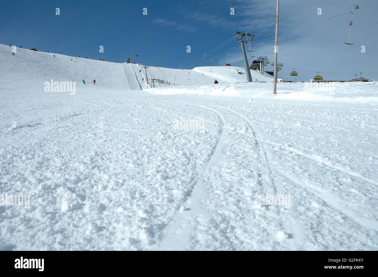 Les pistes de ski de la pente et de remontées mécaniques en Autriche dans la vallée Zillertal Kaltenbach à proximité Banque D'Images