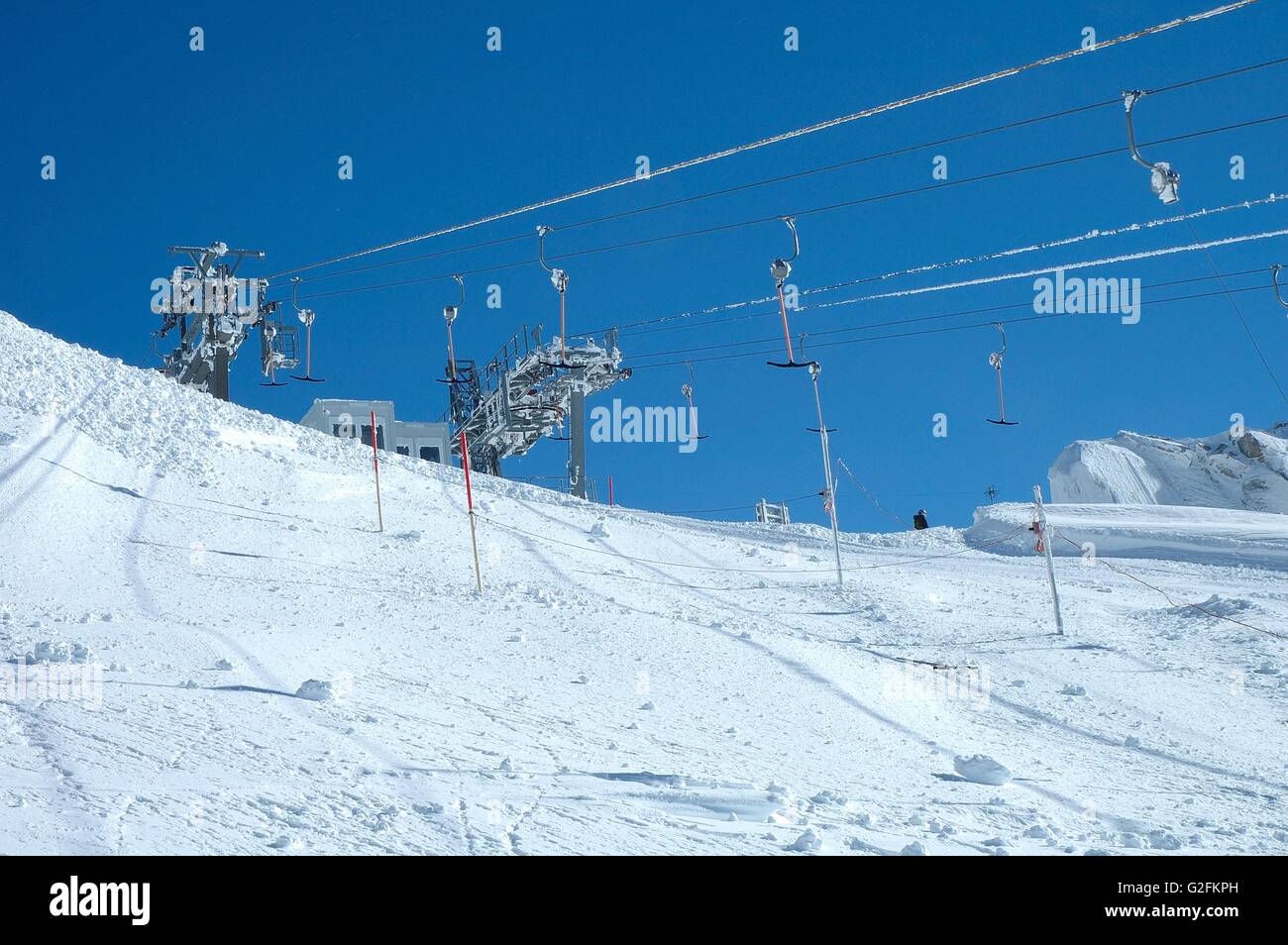 Faites glisser sur l'ascenseur à proximité du glacier Hintertux vallée du Zillertal en Autriche Banque D'Images