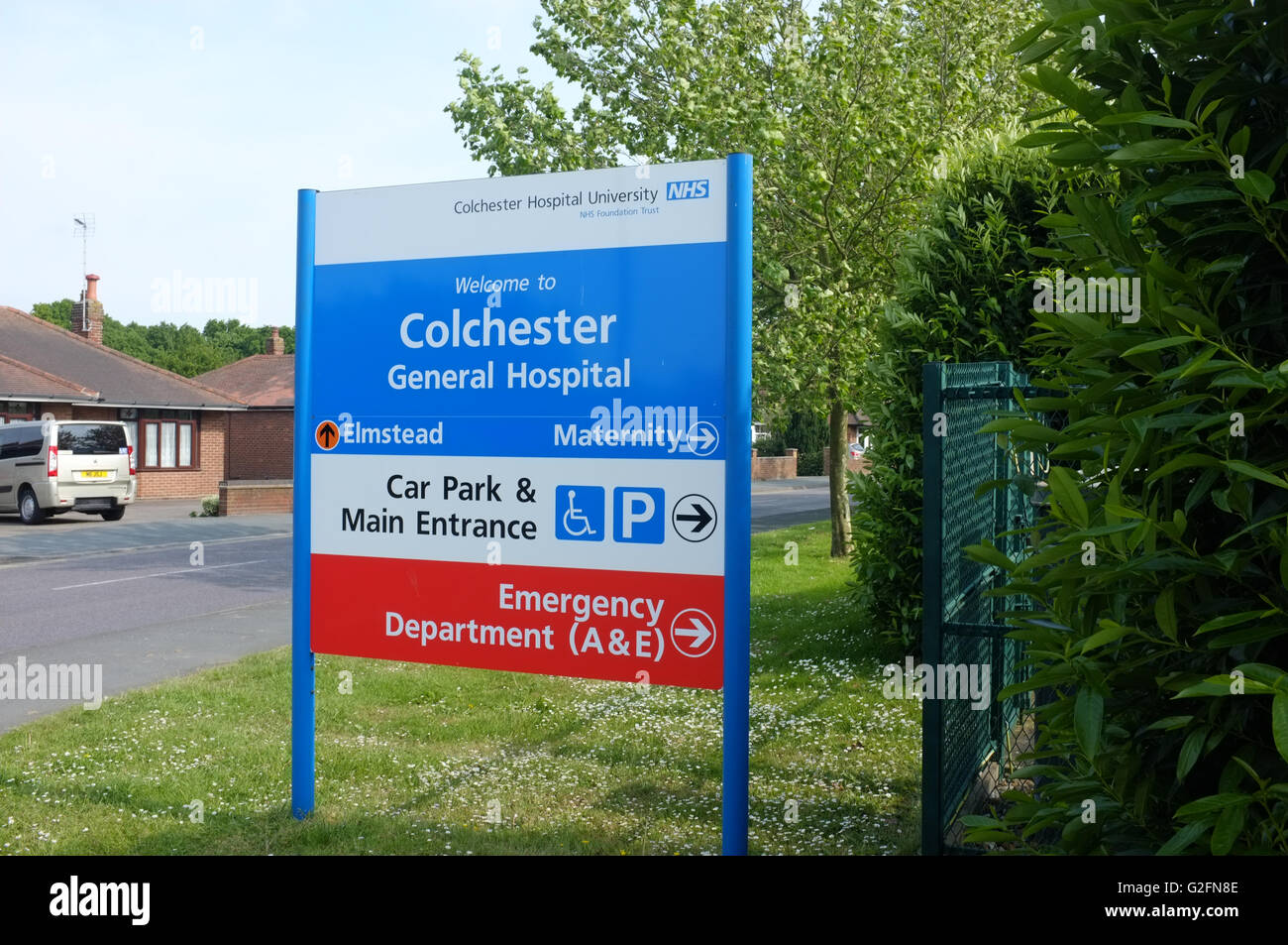 Un panneau à l'entrée de Colchester General Hospital Essex England UK Banque D'Images