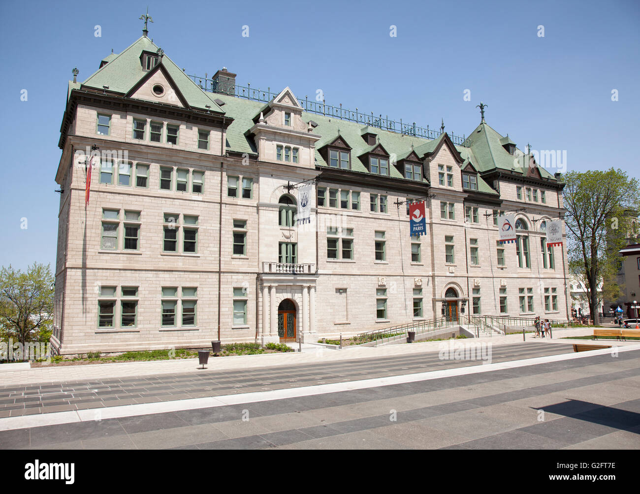 La VILLE DE QUÉBEC - Le 23 mai 2016 Hôtel de Ville : jardins en ville de Québec, est situé en ville haute à l'intérieur de la ville fortifiée. Banque D'Images