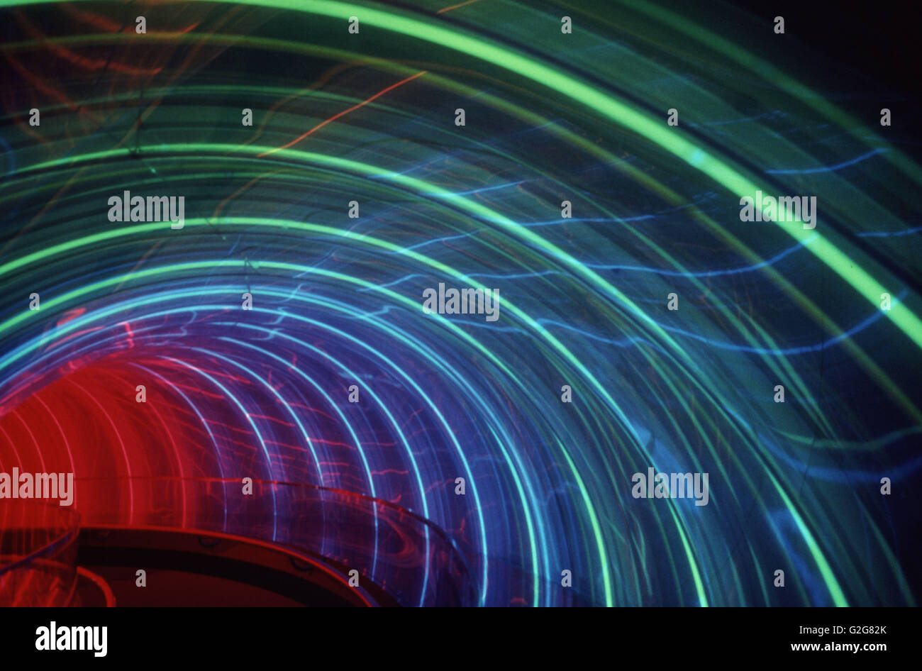 Passage au néon à Epcot Center, Orlando, Floride. Banque D'Images