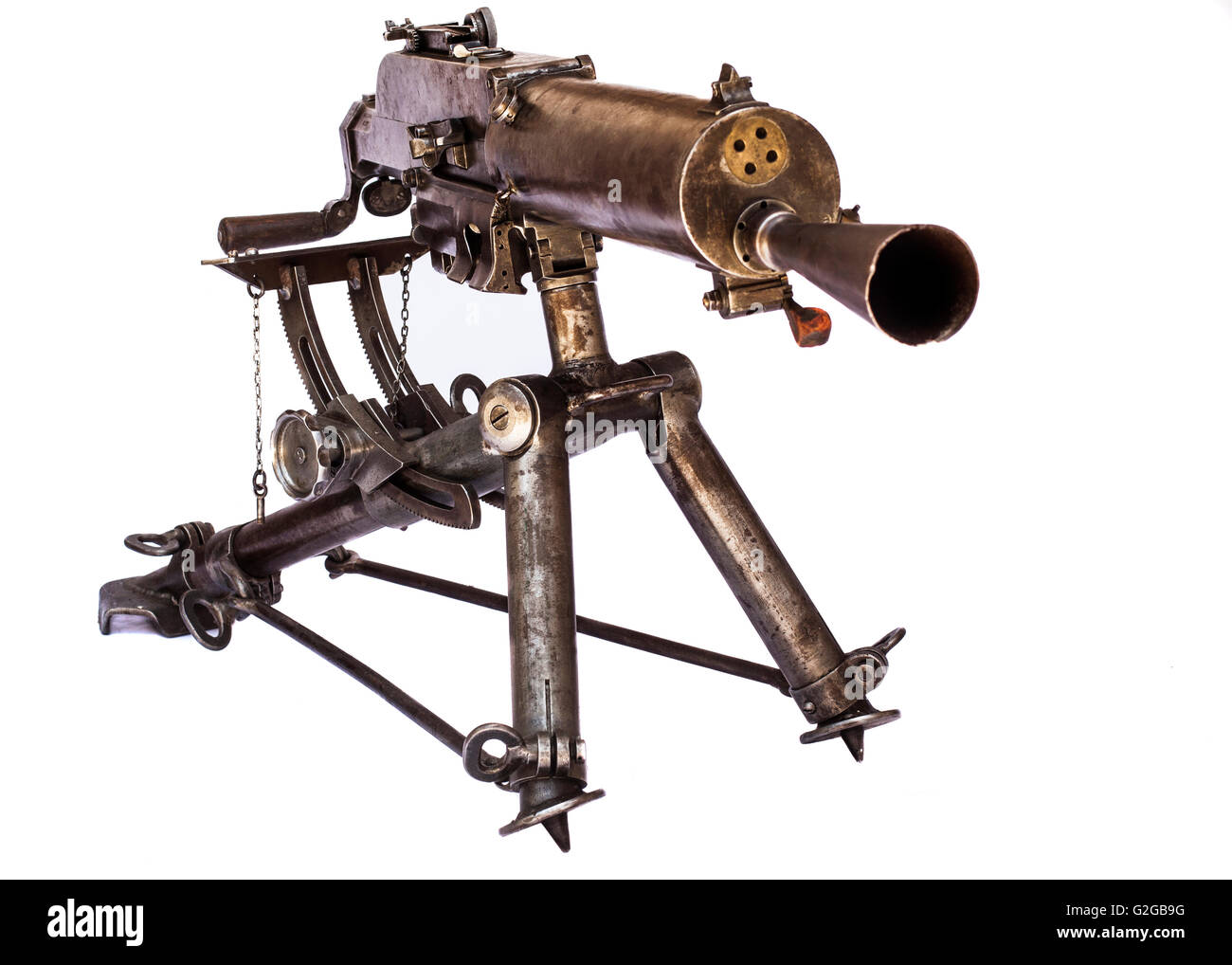 Couleur noire ancienne machine gun sur un trépied vue avant isolé sur fond blanc Banque D'Images