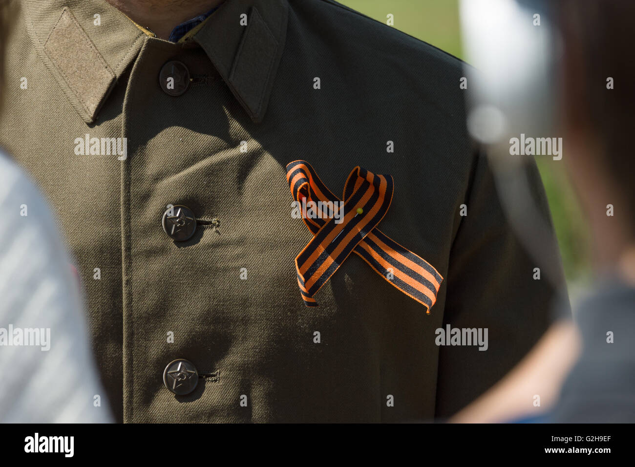 Saint Georges sur ruban chemise-tunique militaire russe. Banque D'Images