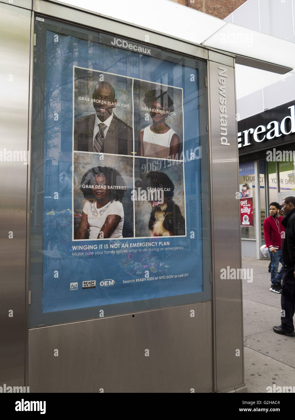 La sécurité publique publicité axée sur la communauté afro-américaine dans le centre-ville de Brooklyn à New York, le 7 mai 2016. Banque D'Images
