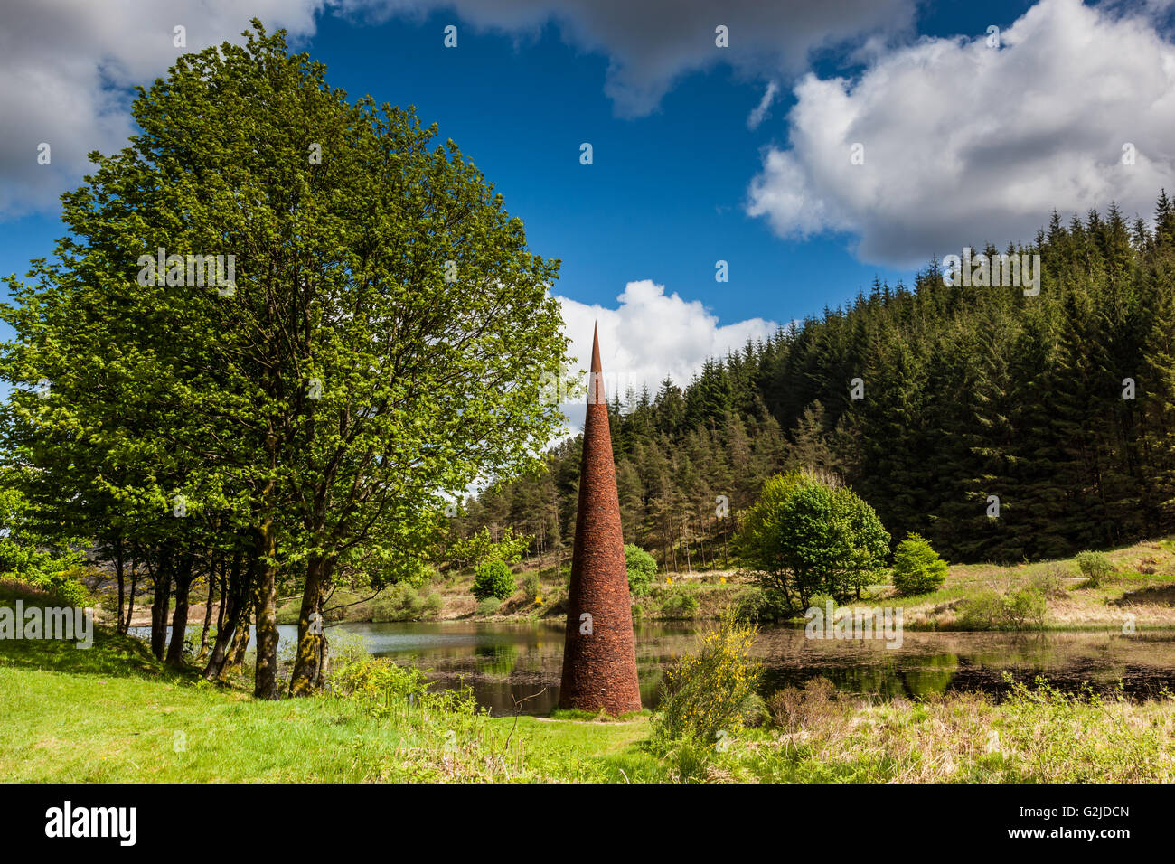 L'oeil noir la sculpture à Loch, Galloway Forest Park, Dumfries et Galloway, Écosse Banque D'Images