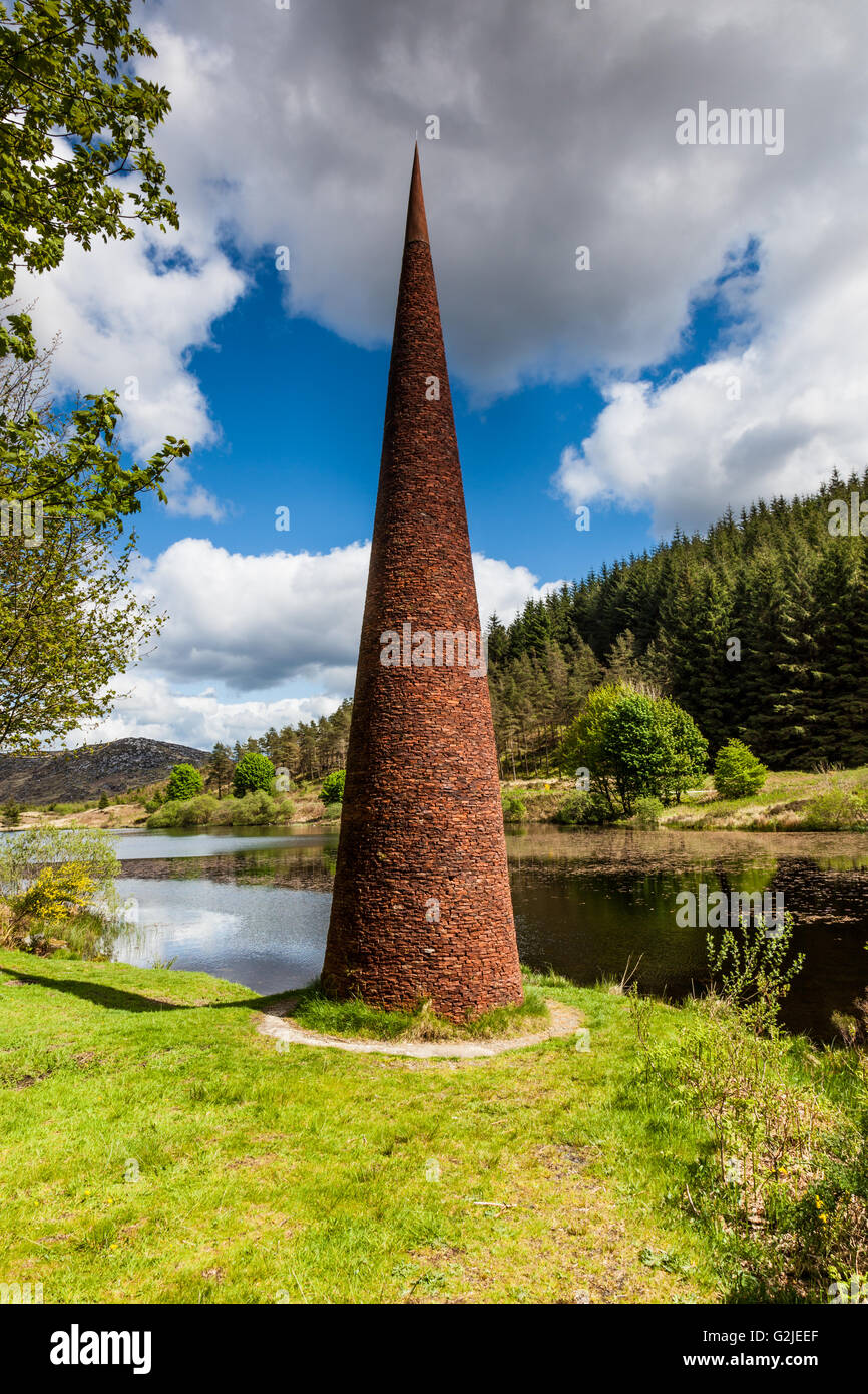 L'oeil noir la sculpture à Loch, Galloway Forest Park, Dumfries et Galloway, Écosse Banque D'Images
