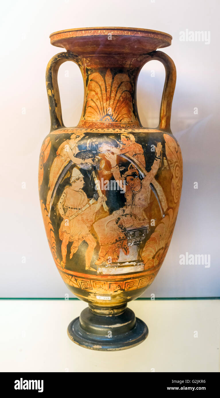 Rouge campanienne-figuré cou-amphora de Capoue, ch. 360BC-340BC, attribué au peintre de Louvre K49, British Museum, Bloomsbury, London, England, UK Banque D'Images