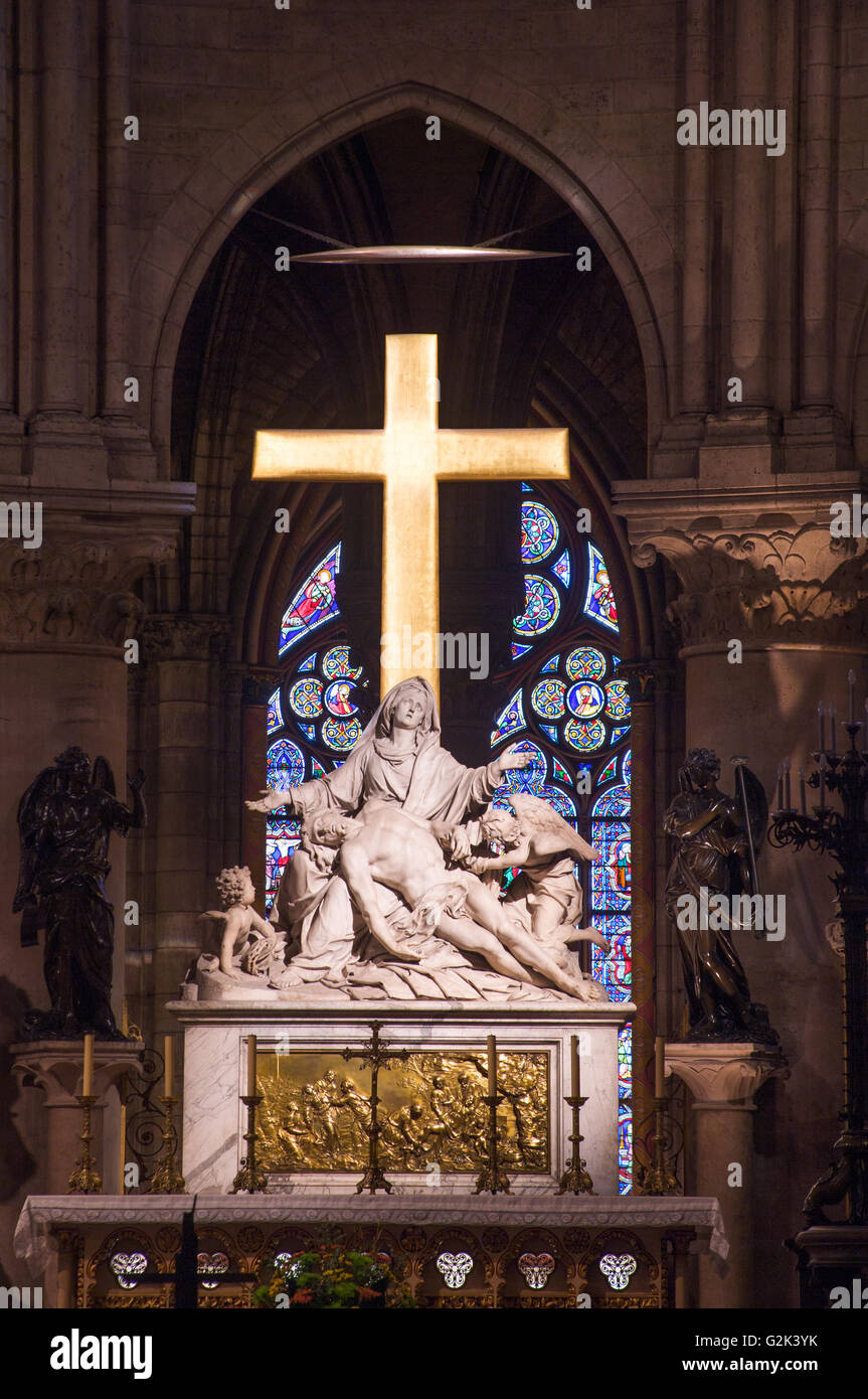 Vue de l'intérieur de la Cathédrale Notre Dame Paris France Banque D'Images