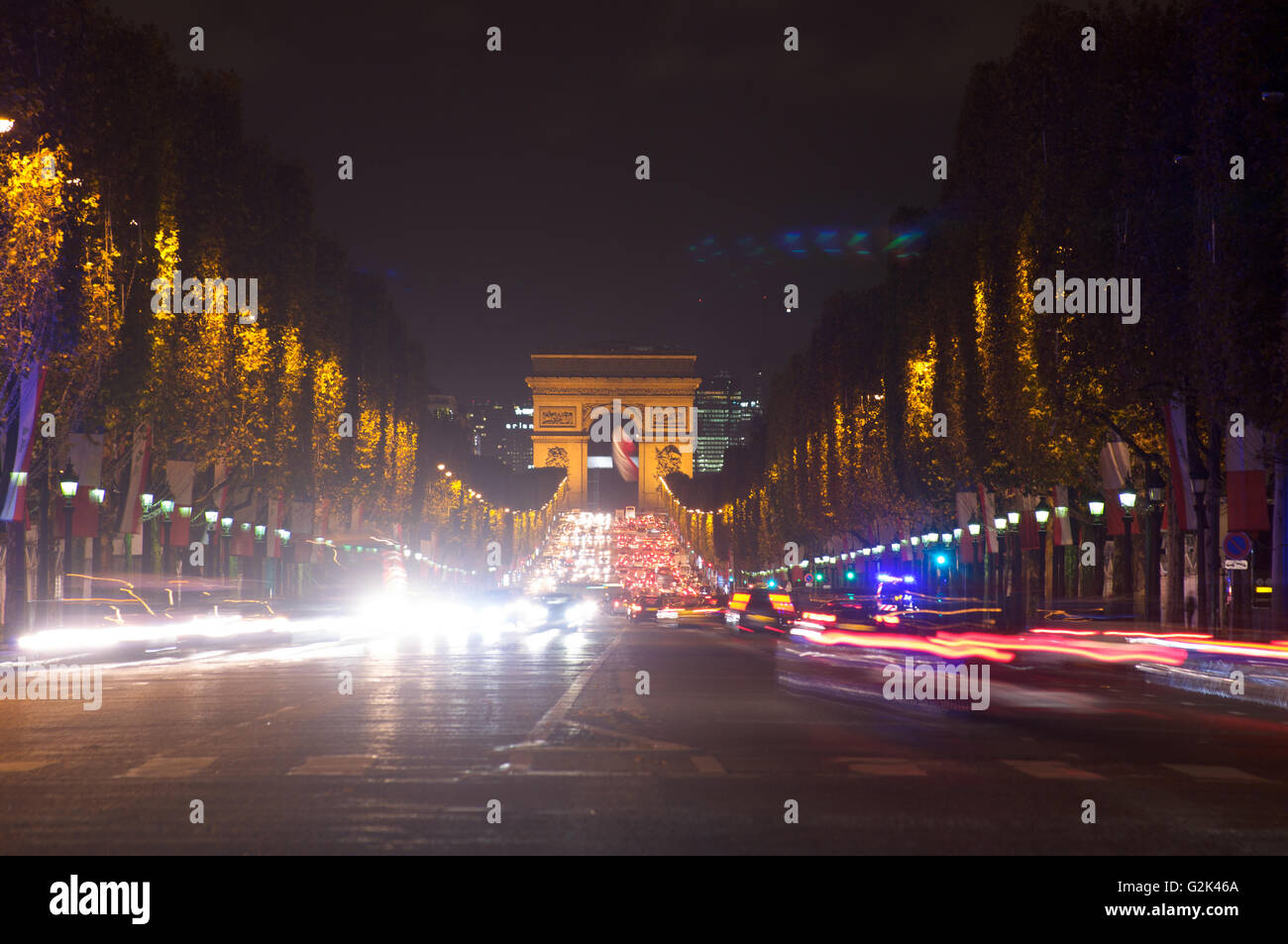 Arc de Triomphe Paris, ville au coucher du soleil - l'Arc de Triomphe et des Champs Elysées Banque D'Images