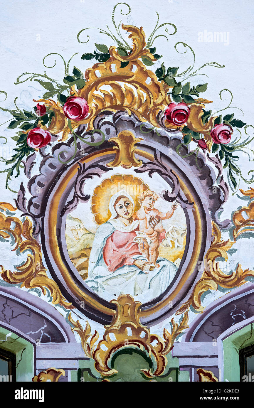 La peinture murale de Bavière sur façade de maison, médaillon avec Marie et l'enfant Jésus, Garmisch, District de Garmisch-Partenkirchen Banque D'Images