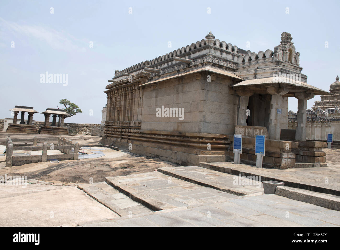 Parsvanatha basadi, colline Chandragiri, Sravanabelgola, Karnataka, Inde. Banque D'Images