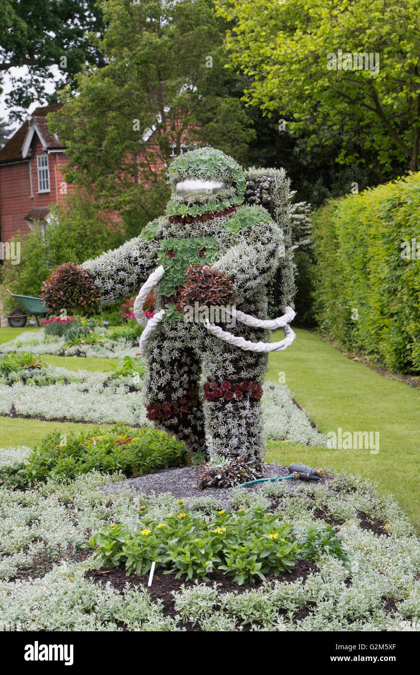 Astronaut fabriqués à partir de plantes à RHS Wisley Gardens, Surrey, Angleterre Banque D'Images