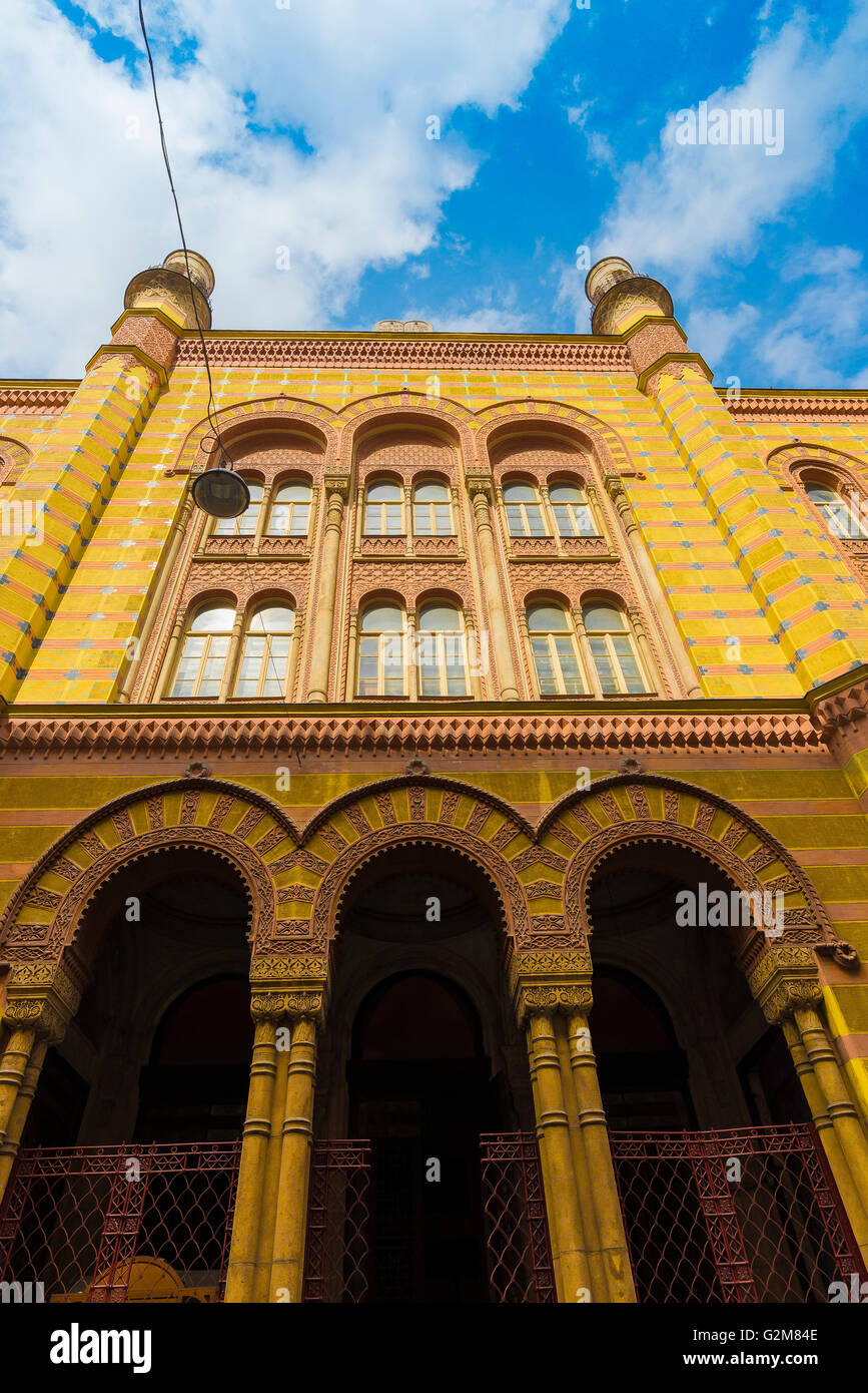 La Rumbach Utca Synagogue dans le quartier juif de Budapest, Hongrie. Banque D'Images