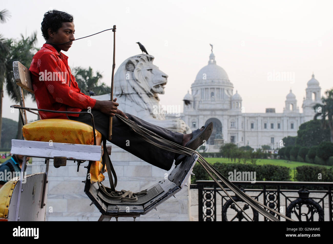 Inde Calcutta Kolkata Westbengal Victoria Memorial, un grand bâtiment construit en 1906-21 au cours de Raj, le temps colonial britannique en Inde / INDIEN Westbengalen Megacity Kolkata Kalkutta, Victoria Memorial, gebaut waehrend der Britischen Kolonialzeit gewidmet Koenigin Victoria Banque D'Images