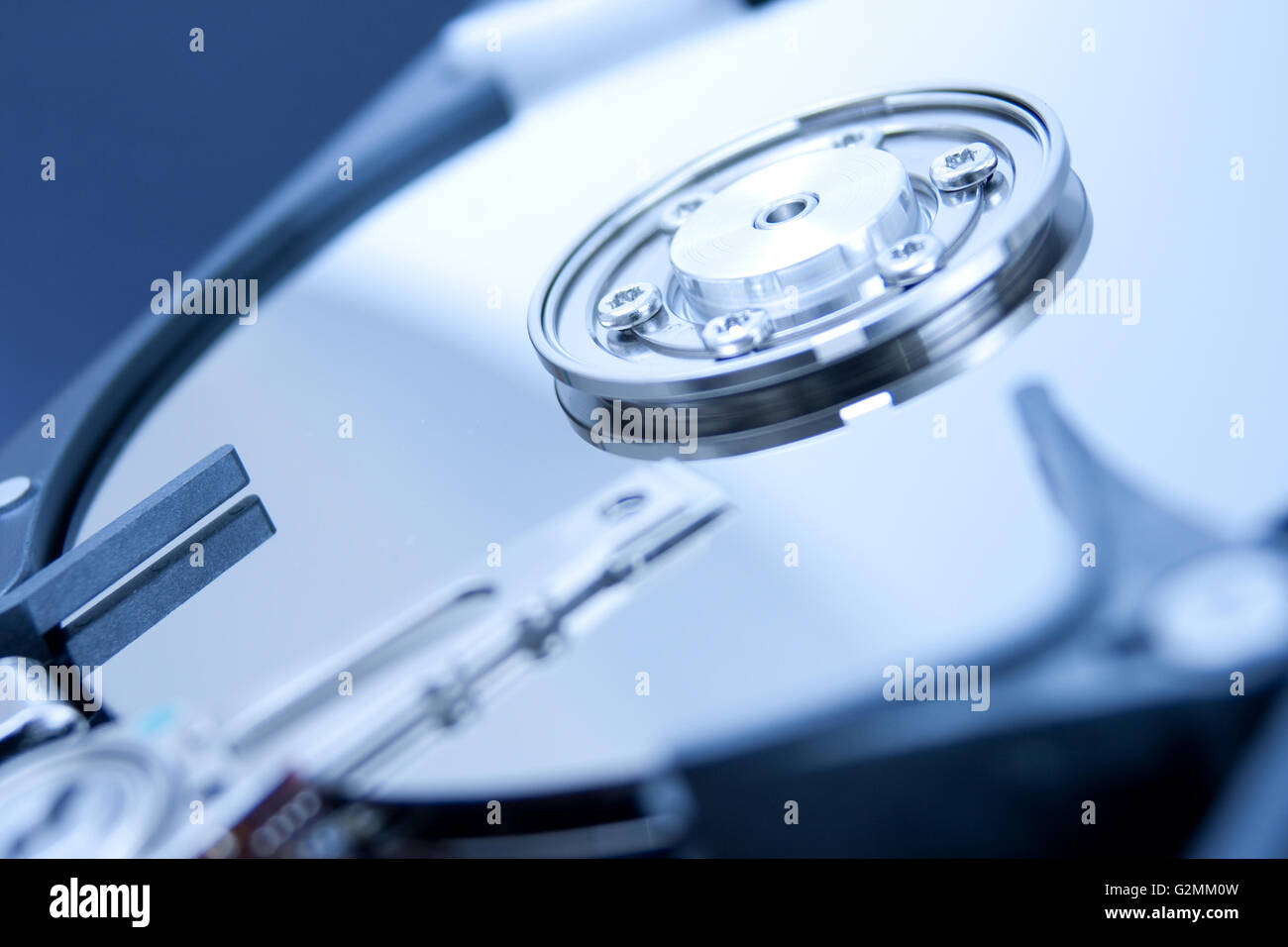 Ouvrez le disque dur dur réflexion close-up Banque D'Images