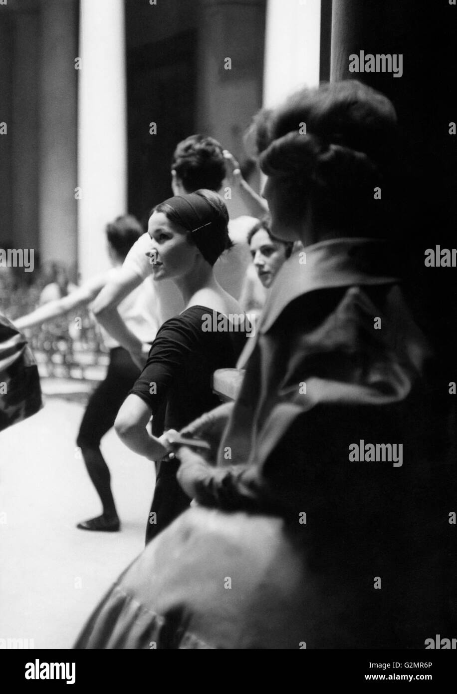 Les acteurs de théâtre,avant de monter sur scène,1970 Banque D'Images