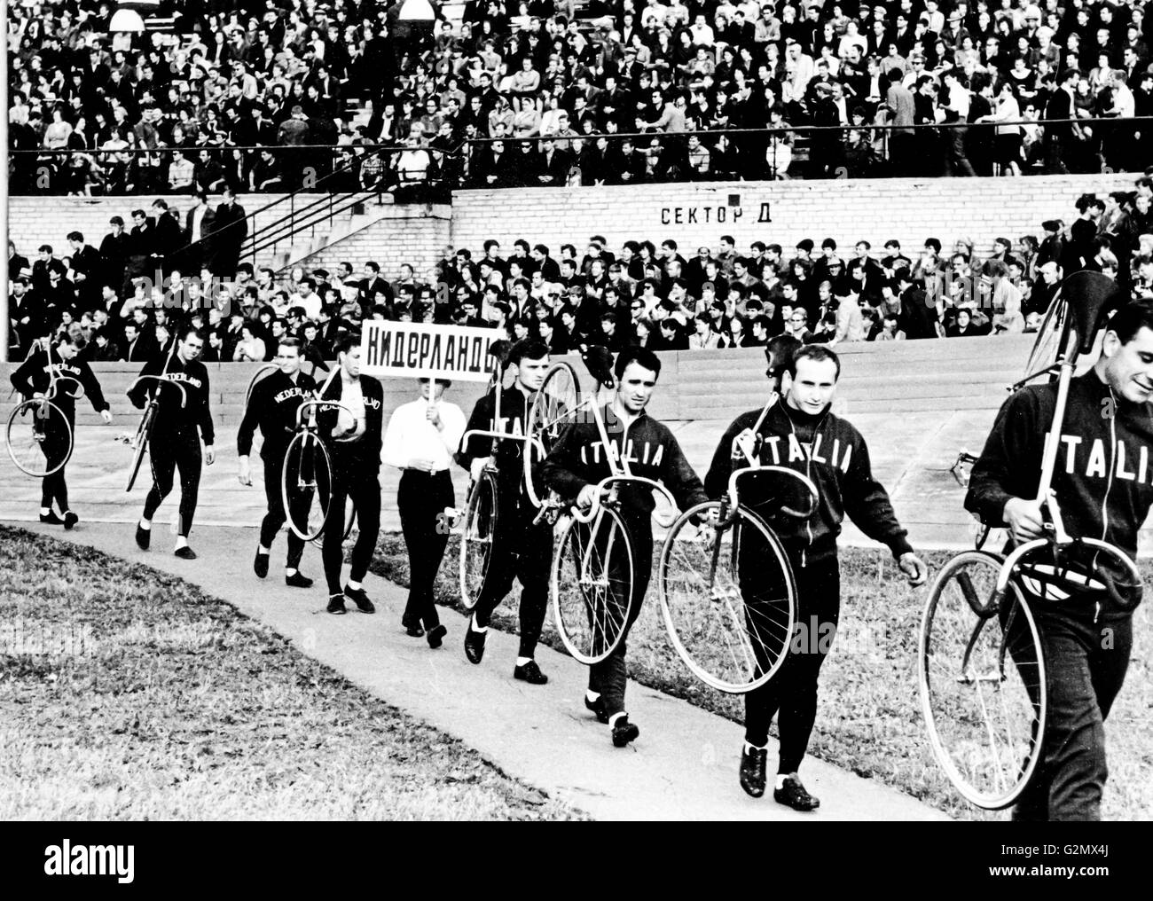 Randonnée à vélo, l'équipe italienne pour le championnat,1967 prix Fly tula Banque D'Images