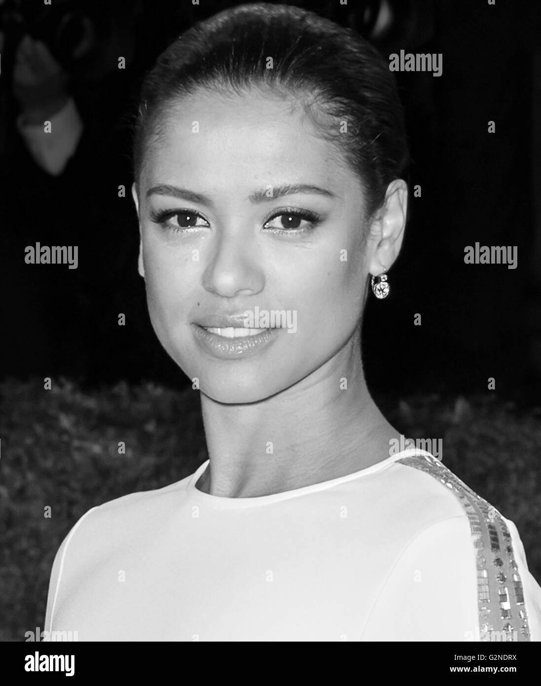 La ville de New York, USA - 2 mai 2016 : Gugu Mbatha-Raw assiste à la 2016 Gala a rencontré Banque D'Images