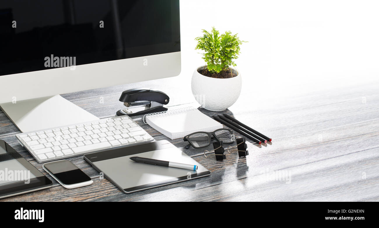 Designer's 24 avec maquette responsive design concept. Banque D'Images