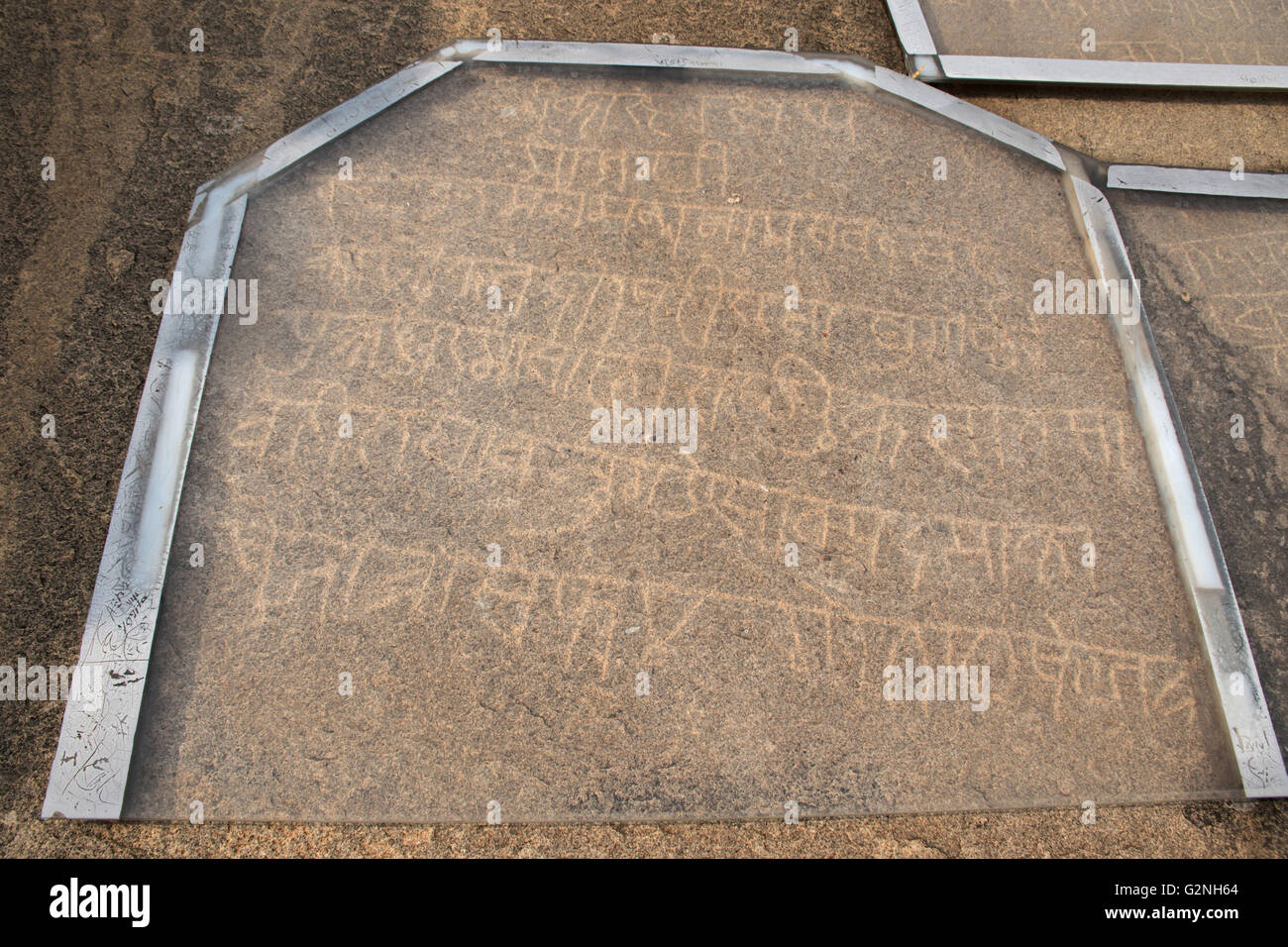 Inscriptions gravées sur la colline vindhyagiri, shravanbelgola, Karnataka, Inde. Banque D'Images