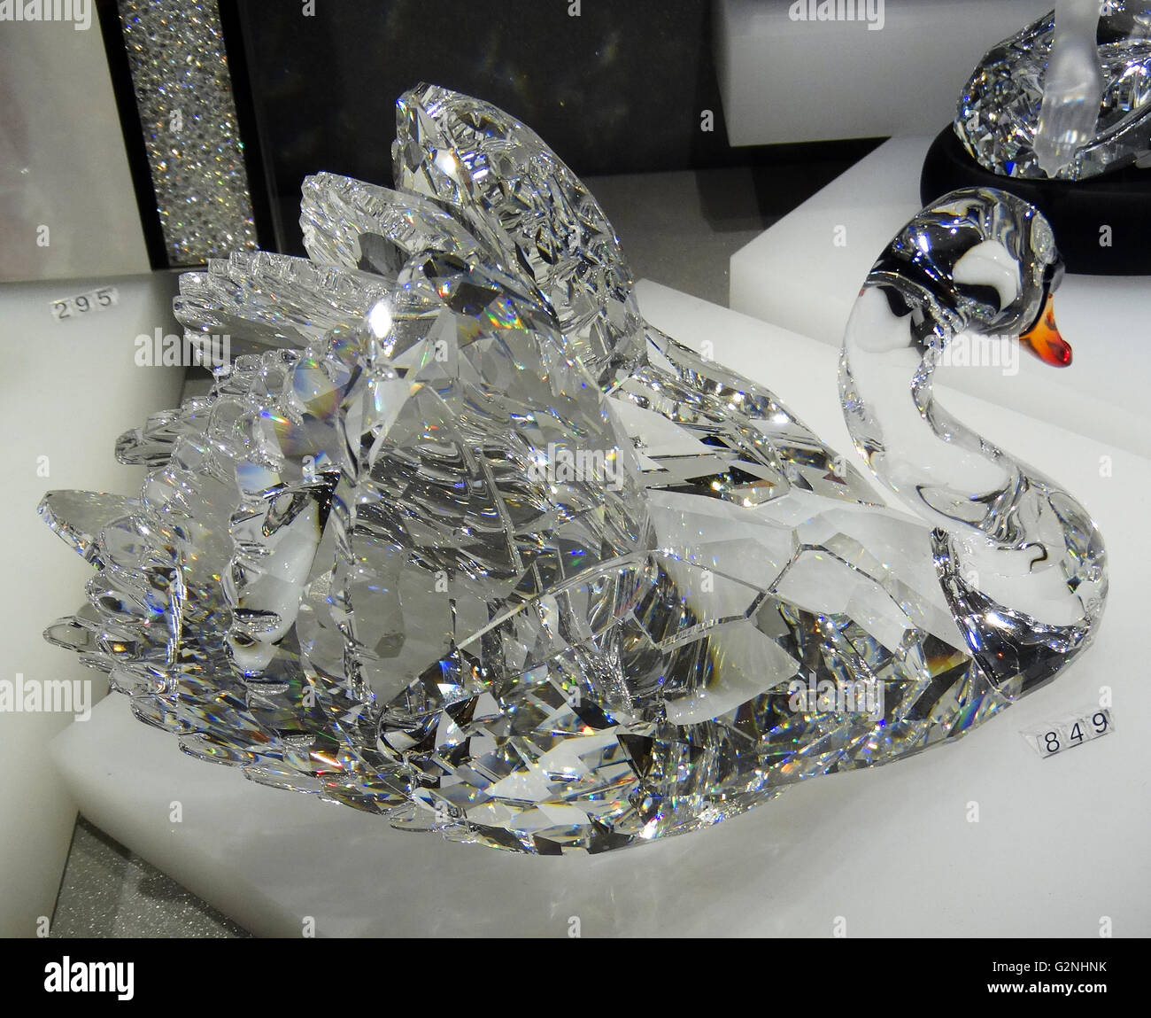 Swarovski Crystal Swan. Swarovski est un producteur autrichien de luxe couper verre au plomb. Fondé par Daniel Swarovski (1862-1956). Datée 2014 Banque D'Images