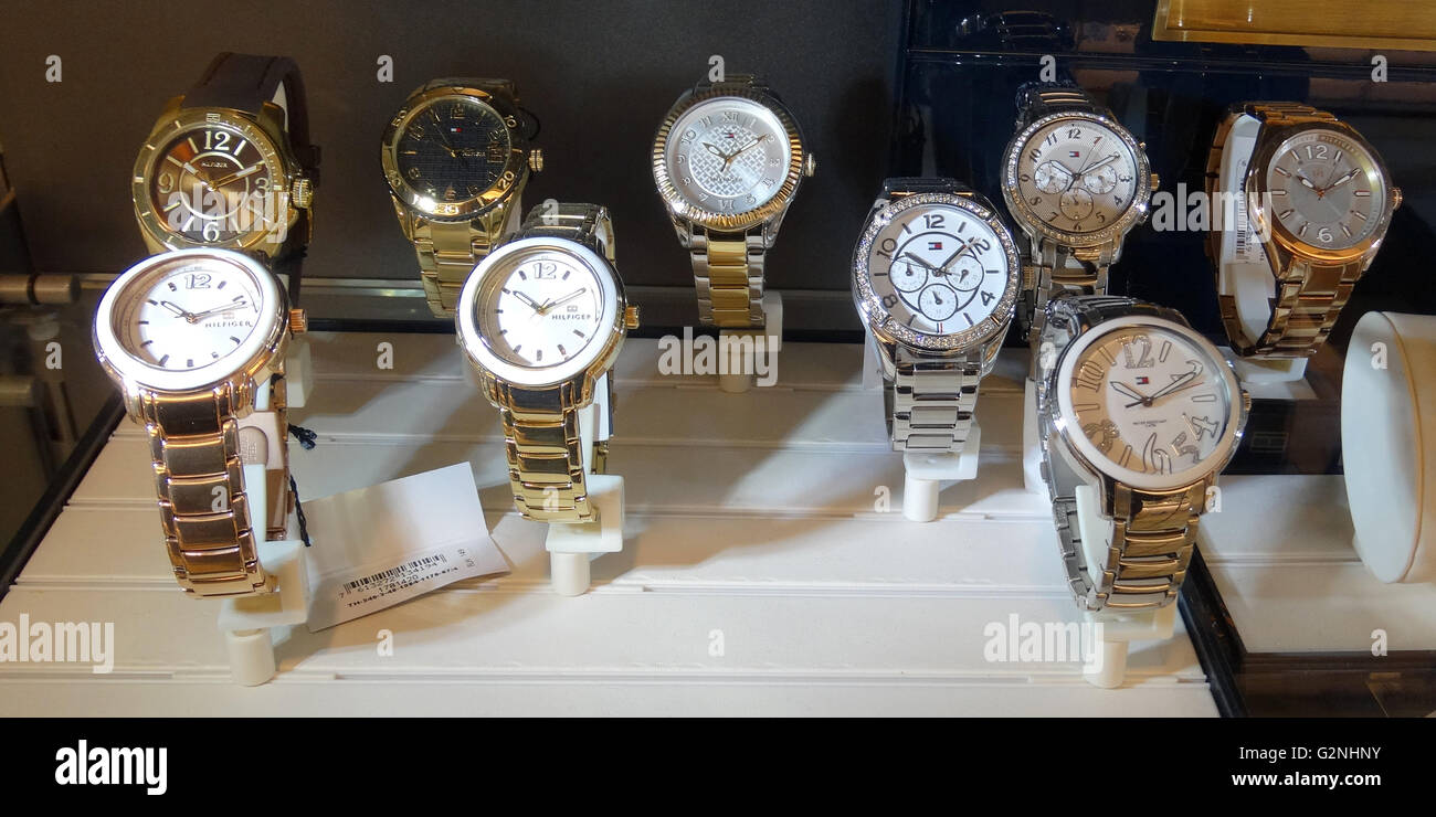 Collection de montres Tommy Hilfiger. Tommy Hilfiger Corporation est une marque lifestyle fondé par créateur américain Thomas Jacob Hilfiger (1951-). Datée 2014 Banque D'Images