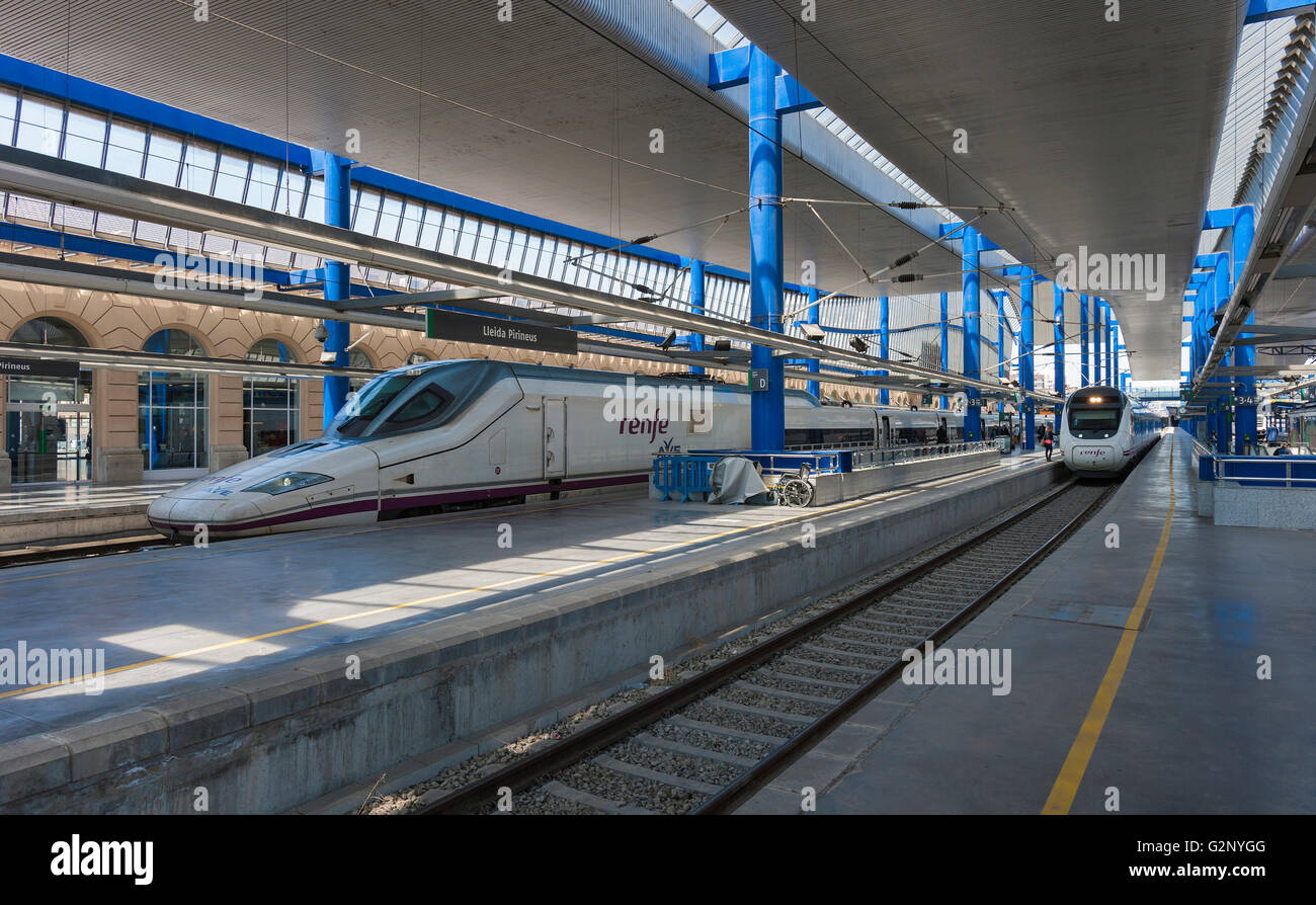 AVE train station de LLeida. LLeida. La Catalogne. L'Espagne. Banque D'Images