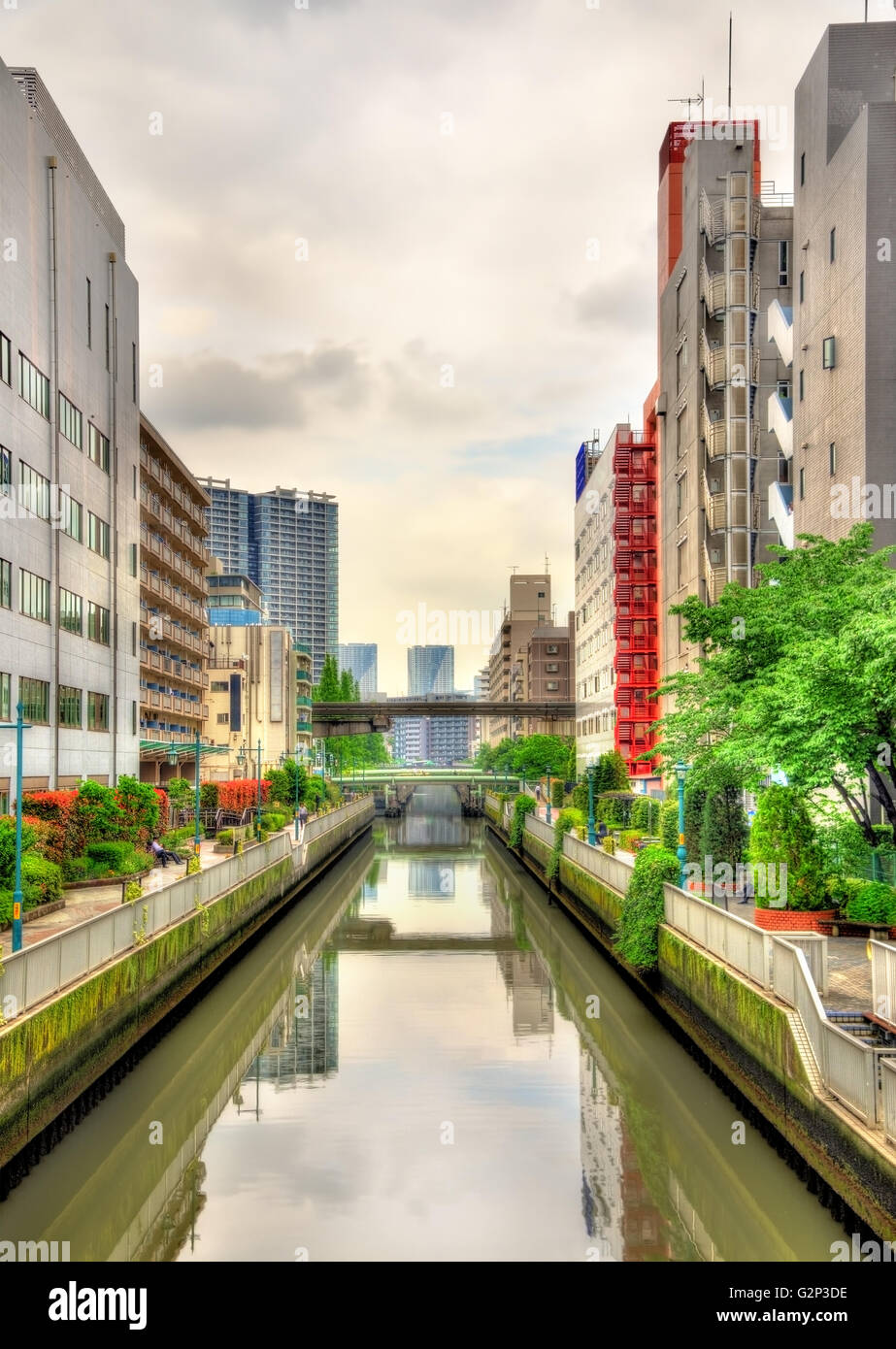 Bâtiments et canal de Minato ward - Tokyo Banque D'Images