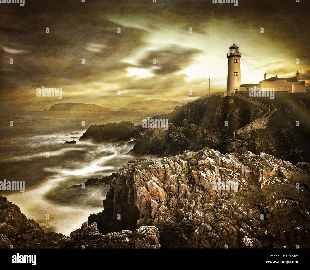 L'art numérique : la lumière (Fanad Head Lighthouse, Co Donegal, Rep. of Ireland) Banque D'Images