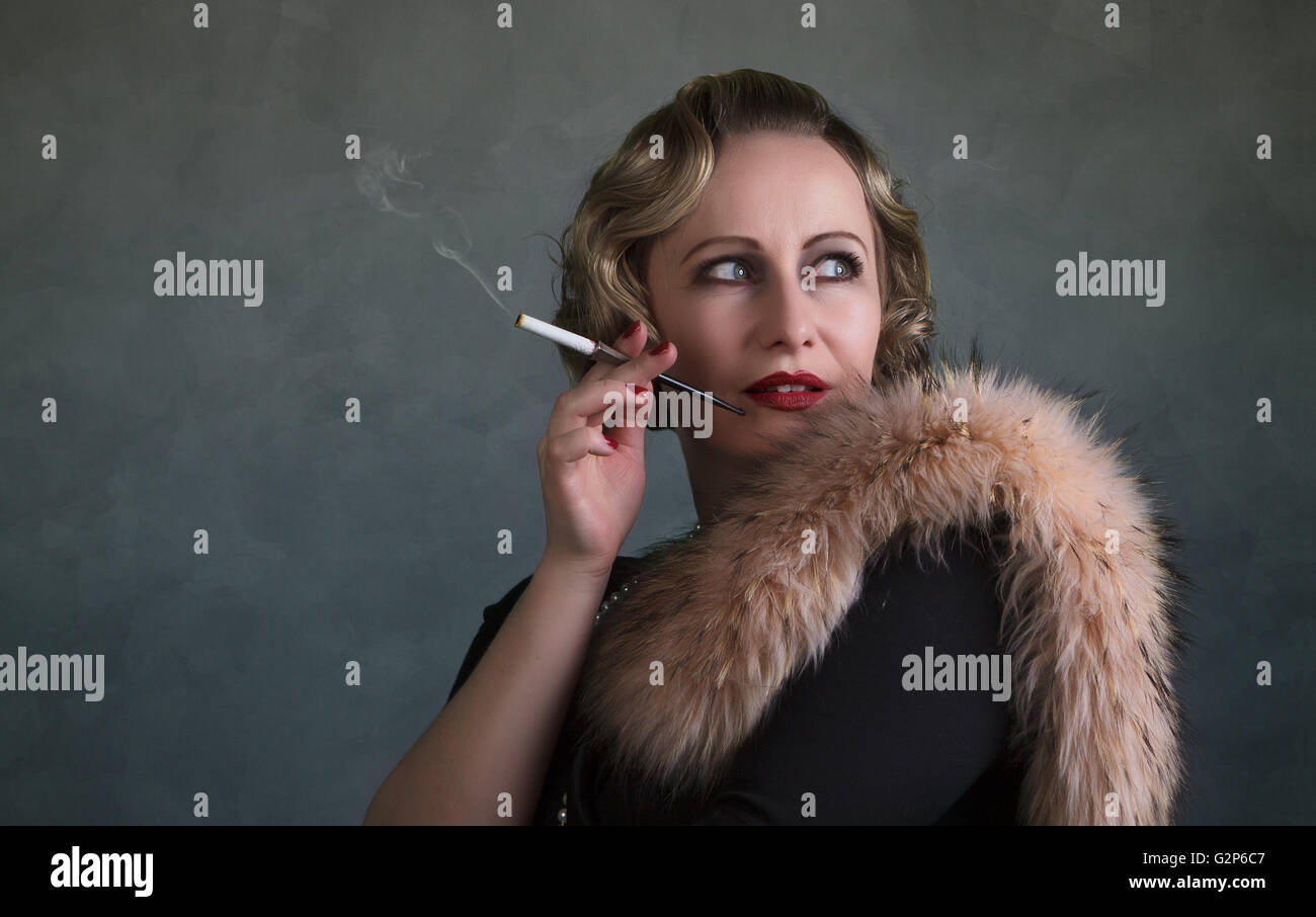 Portrait d'une femme dans le style des années 1920 Banque D'Images