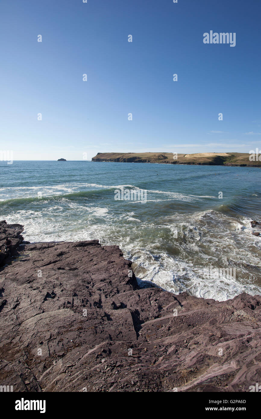 Vagues à Polzeath, Cornouailles du Nord Banque D'Images