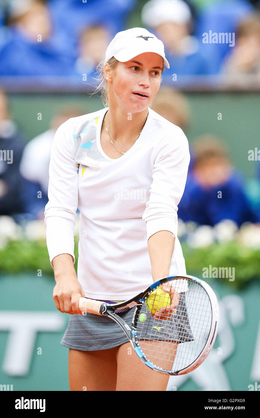 Paris, France. 2 juin, 2016. Yulia Putintseva (KAZ) : Yulia Putintseva Tennis du Kazakhstan pendant féminin quart de finale du tournoi de tennis contre Serena Williams, de l'à la Roland Garros à Paris, France . Credit : AFLO/Alamy Live News Banque D'Images