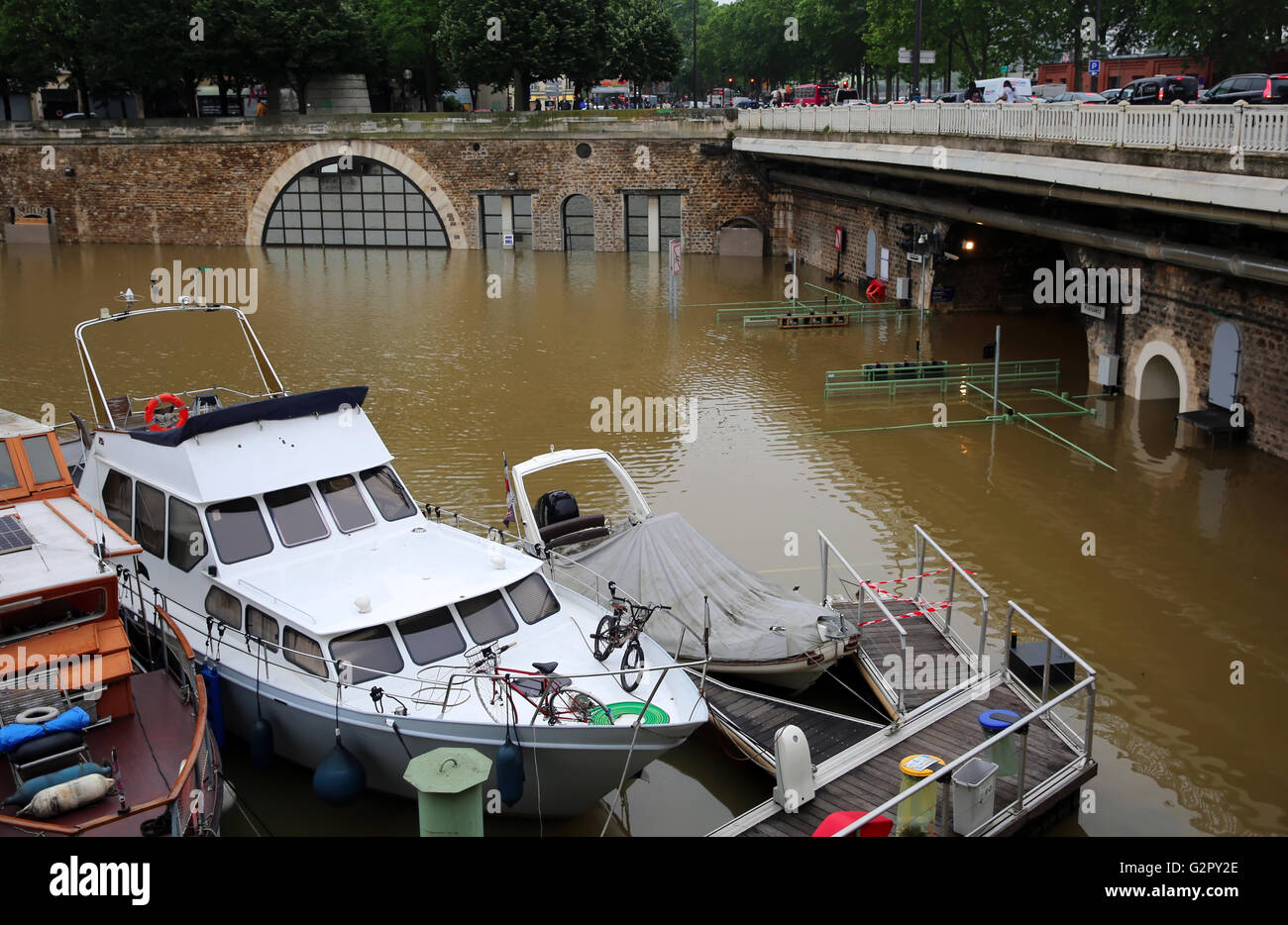 L'inondation de la Seine à Paris le 02 juin 2016 à Paris, France. La montée des eaux de la Seine a débordé les berges des rivières, des routes et voies ferroviaires à travers Paris Banque D'Images