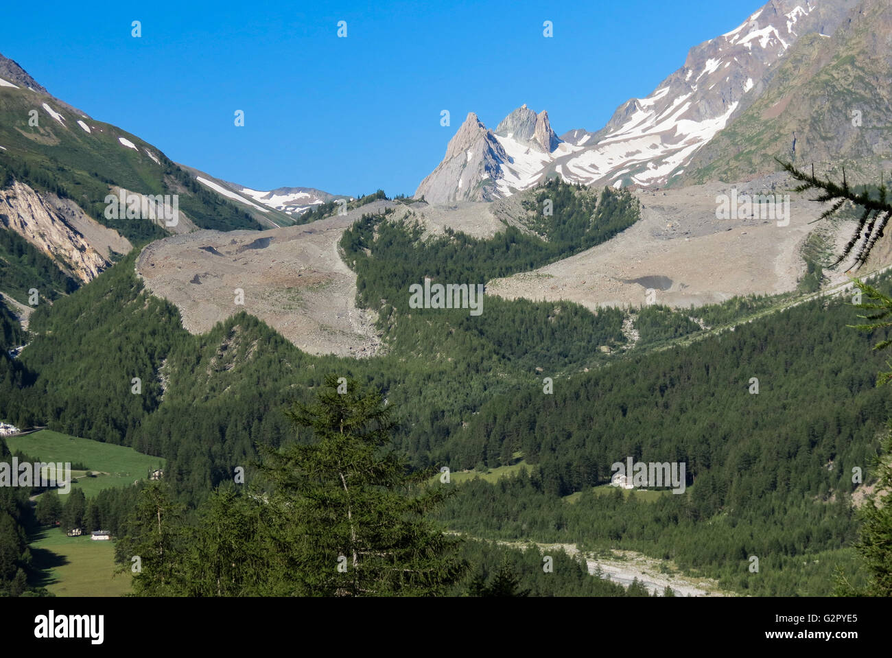 Le front du glacier Miage dans le Val Veny. Le groupe du Mont blanc. Val d'Aoste. Alpes italiennes. Europe Banque D'Images