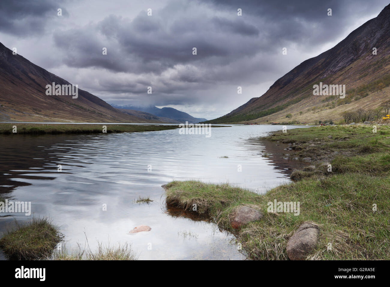 À l'ouest en direction de la côte, à partir de la tête du Loch Etive, près de Glen Coe, la pente de descente Ben Starav à gauche Banque D'Images