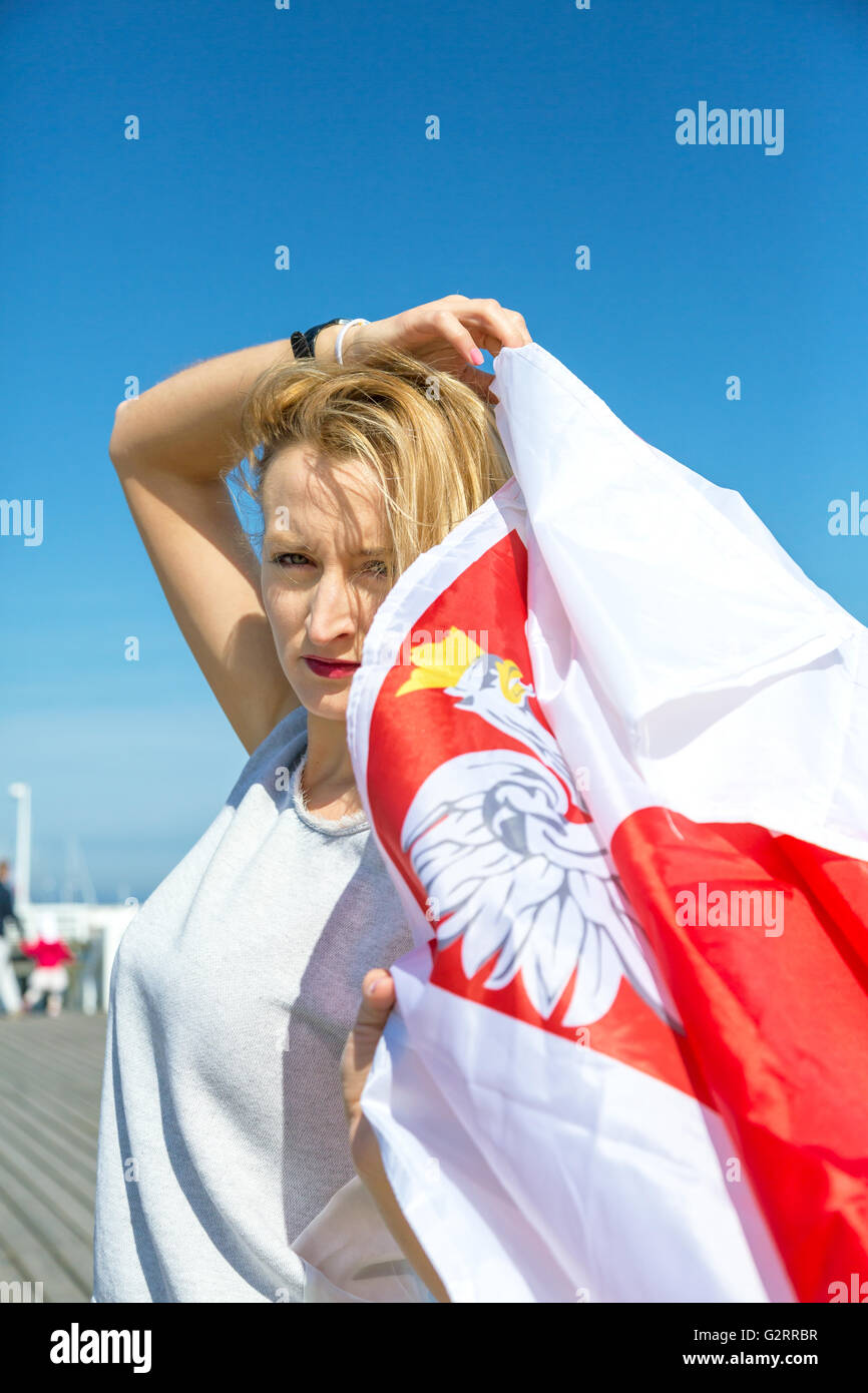 Sopot, Pologne, jeune femme dans la session de photos sur la jetée de Sopot Banque D'Images