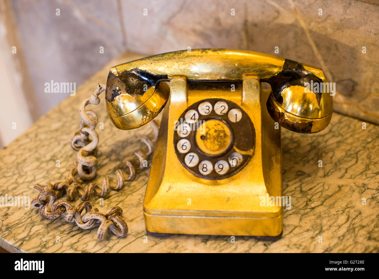 Plaque or téléphone de l'ancien dictateur cubain Batista, reçu en cadeau d'une entreprise de communications des États-Unis. Cuba Banque D'Images