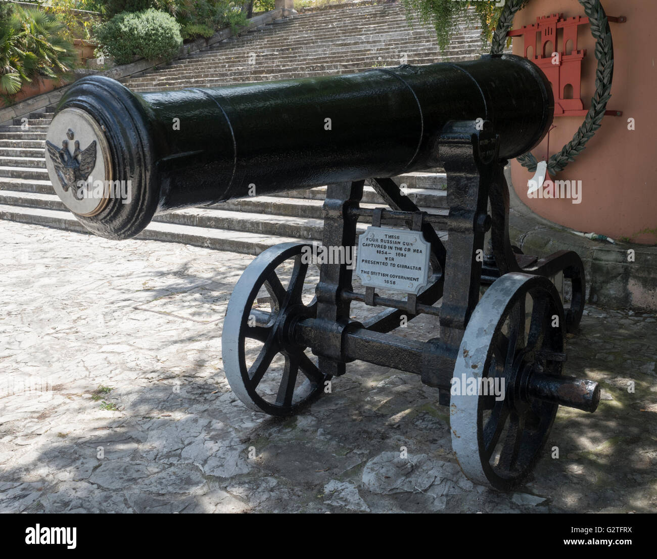L'un des quatre canons russes capturés durant la guerre de Crimée (1854 à 1856) et présenté à Gibraltar par le gouvernement britannique Banque D'Images