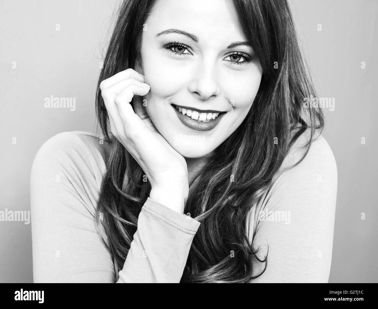 Jeune femme heureuse Banque d images noir et blanc Alamy