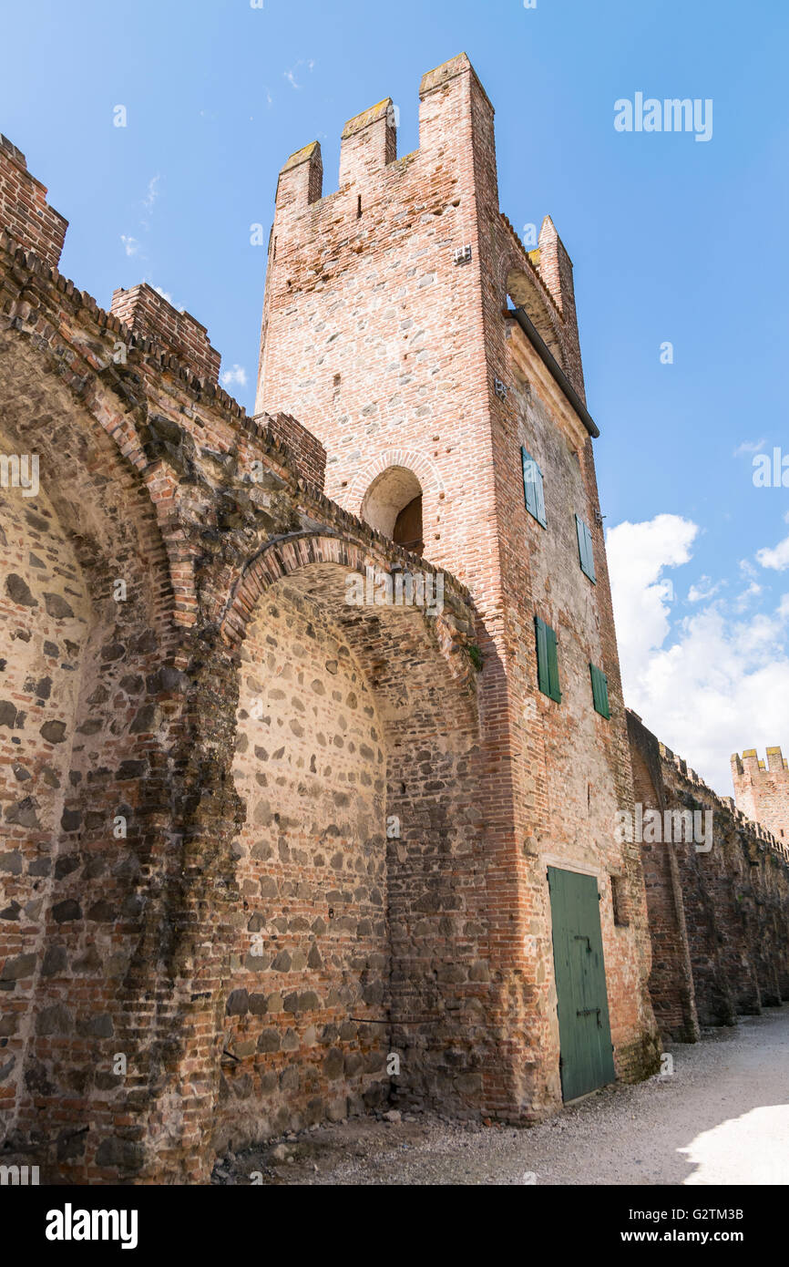 Mur de la ville de Montagnana, un des plus beaux villages d'Italie. Banque D'Images
