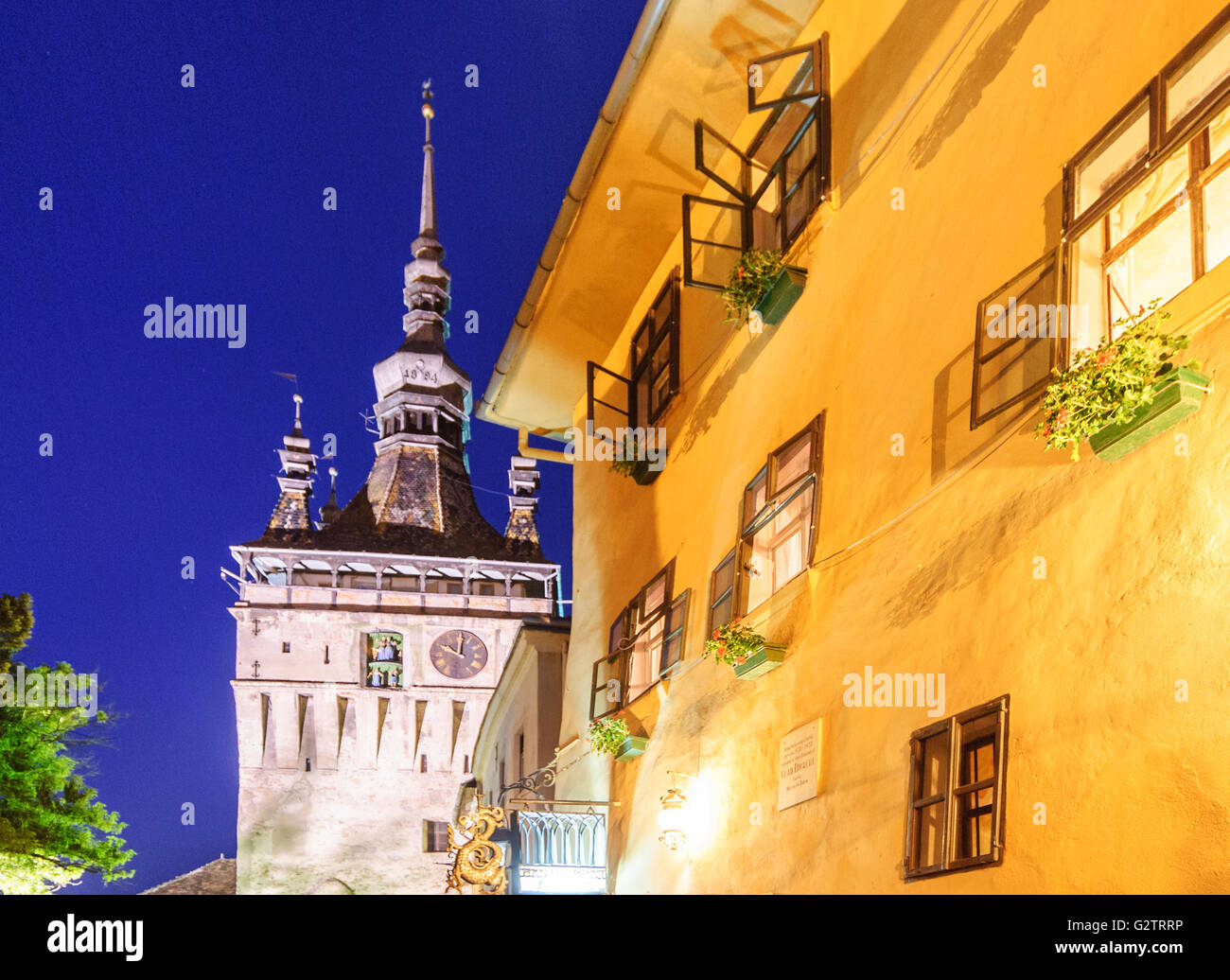 Bell Tower Stundturm et Casa Vlad Dracul - censé être le lieu de naissance de Vlad III . Vlad Tepes Dracula ( ) Sighisoara Banque D'Images