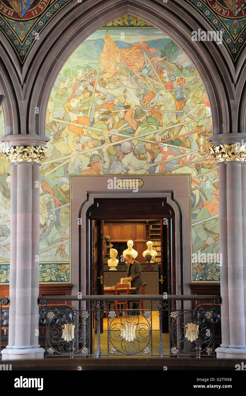L'Écosse, Édimbourg, Scottish National Portrait Gallery, de l'intérieur restauré, décoration et peinture murale représentant arches Scottish événements historiques. Banque D'Images