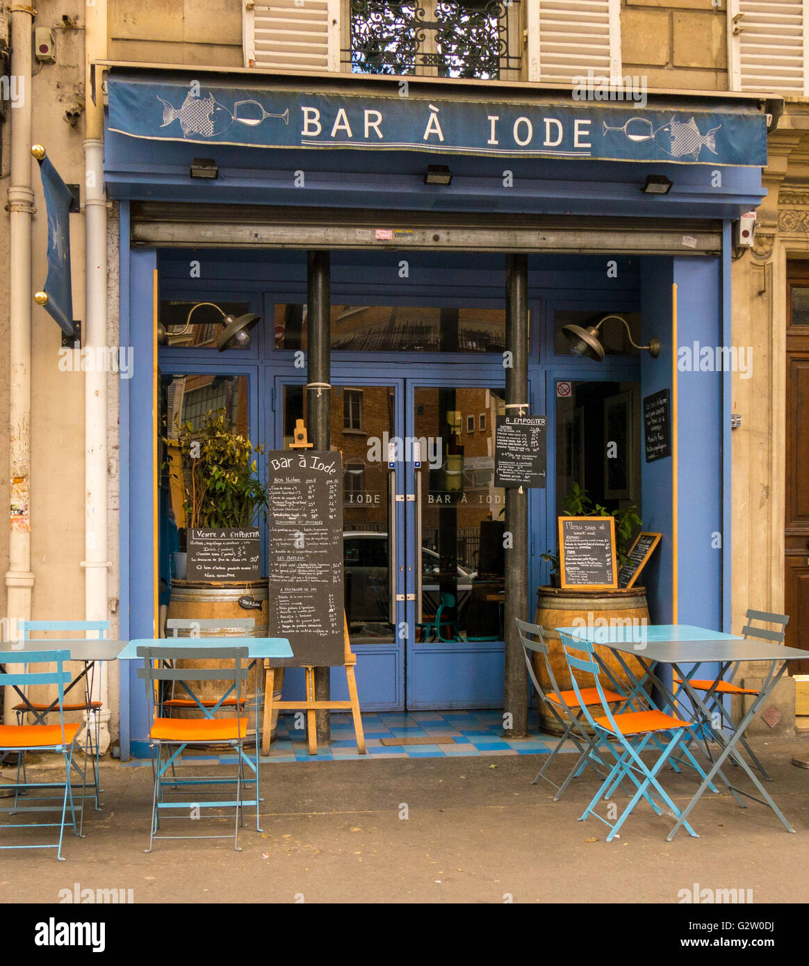 La façade de l'iode dans le bar un Boulevard Saint-Germain à Paris, France. Banque D'Images