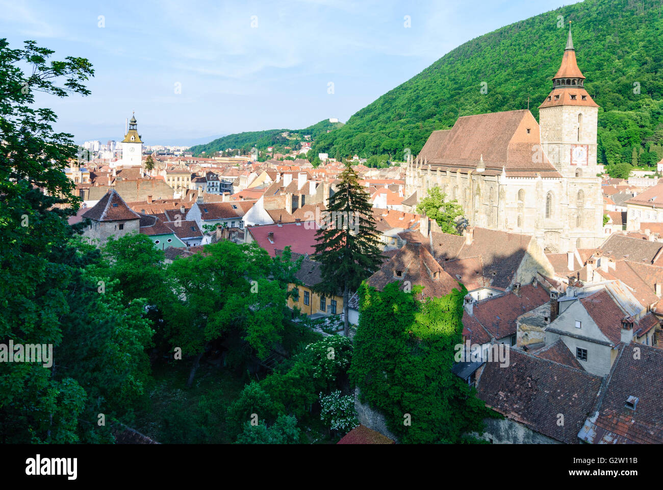 Vue depuis la tour de la vieille ville avec l'Église Noire, la Roumanie, la Transylvanie, la Transylvanie, Brasov (Kronstadt) Banque D'Images